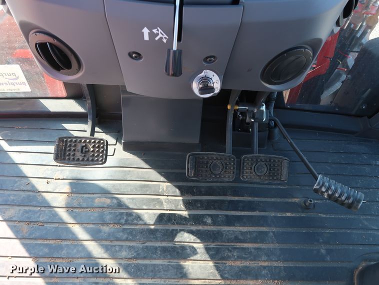 image for item DH0852 2017 Kubota M6-141 MFWD tractor