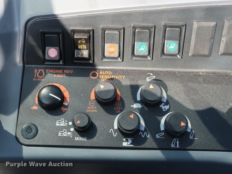 image for item DH0852 2017 Kubota M6-141 MFWD tractor