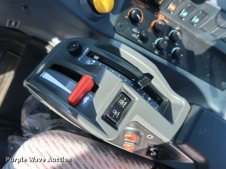 image for item DH0852 2017 Kubota M6-141 MFWD tractor