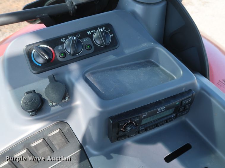 image for item DH0852 2017 Kubota M6-141 MFWD tractor