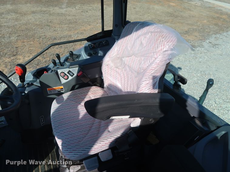 image for item DH0852 2017 Kubota M6-141 MFWD tractor