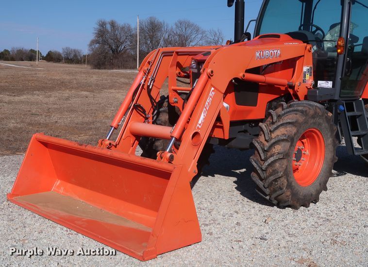 image for item DH0852 2017 Kubota M6-141 MFWD tractor