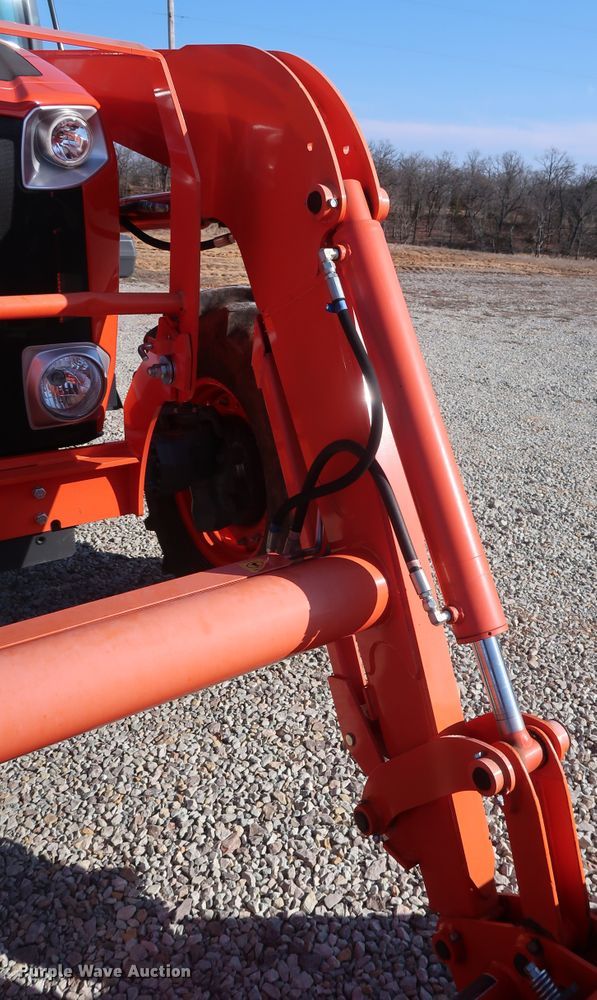 image for item DH0852 2017 Kubota M6-141 MFWD tractor