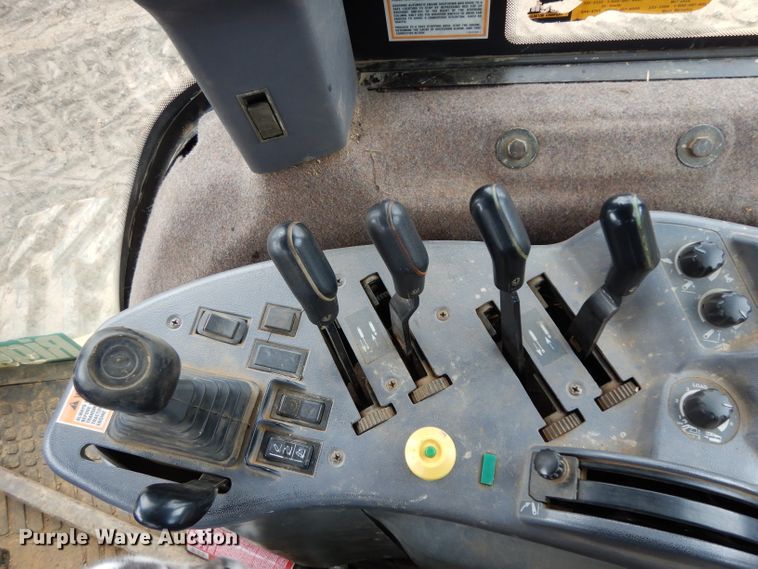 image for item DH2298 2000 Caterpillar Challenger 55 tractor