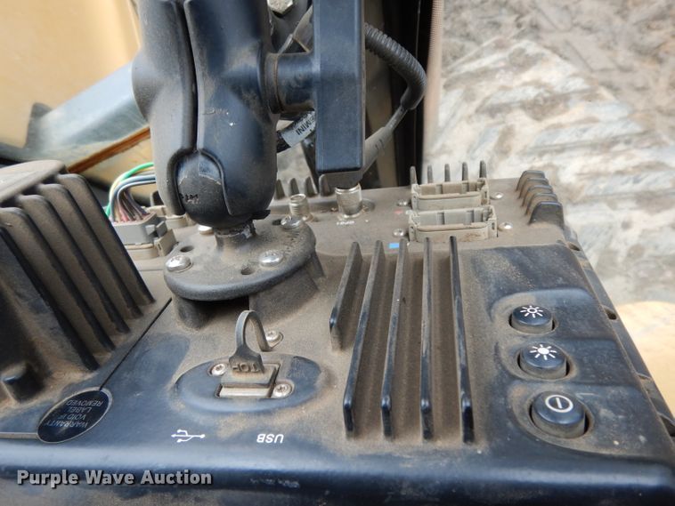 image for item DH2298 2000 Caterpillar Challenger 55 tractor