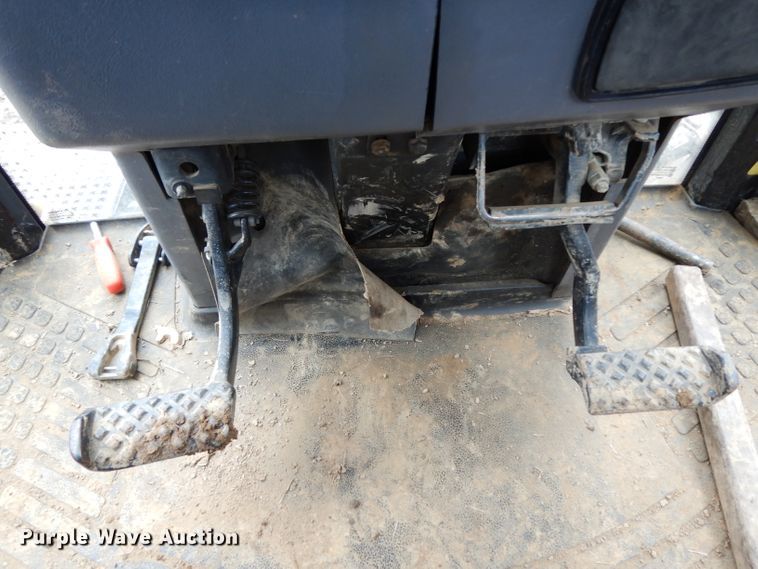 image for item DH2298 2000 Caterpillar Challenger 55 tractor