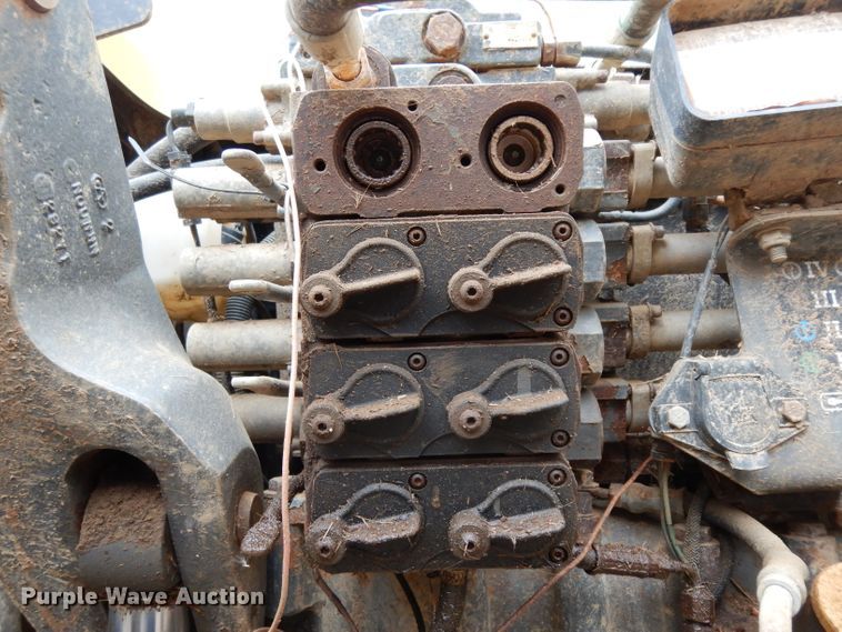 image for item DH2298 2000 Caterpillar Challenger 55 tractor