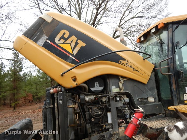 image for item DH2298 2000 Caterpillar Challenger 55 tractor