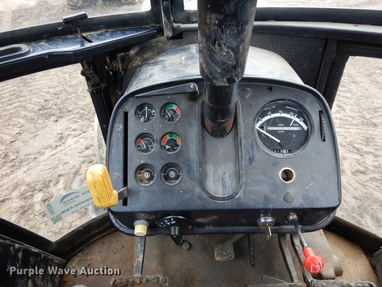 image for item DH2299 1982 John Deere 4840 tractor