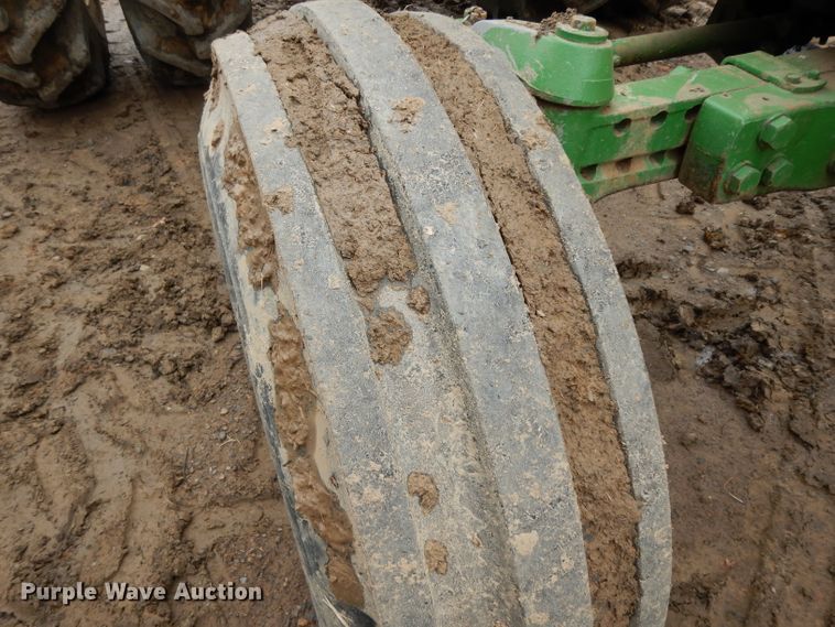 image for item DH2299 1982 John Deere 4840 tractor