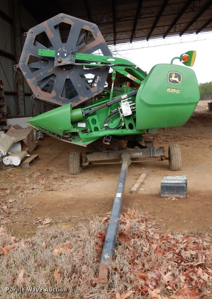 image for item DH2300 2010 John Deere 625D draper head
