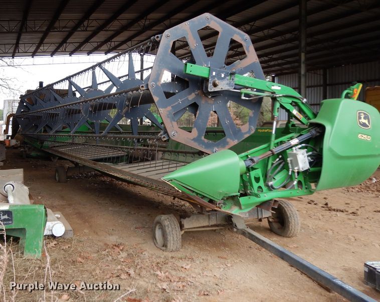 image for item DH2300 2010 John Deere 625D draper head