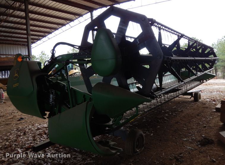 image for item DH2300 2010 John Deere 625D draper head