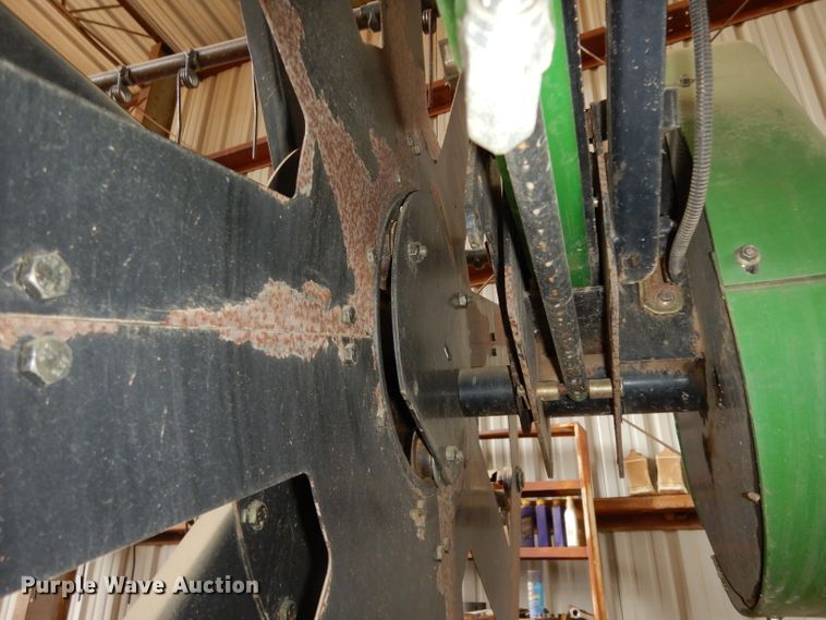 image for item DH2300 2010 John Deere 625D draper head