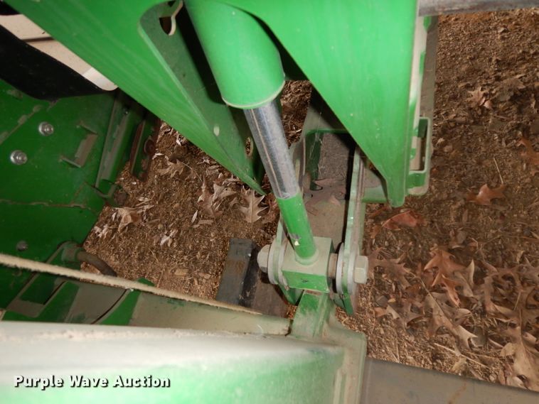 image for item DH2300 2010 John Deere 625D draper head