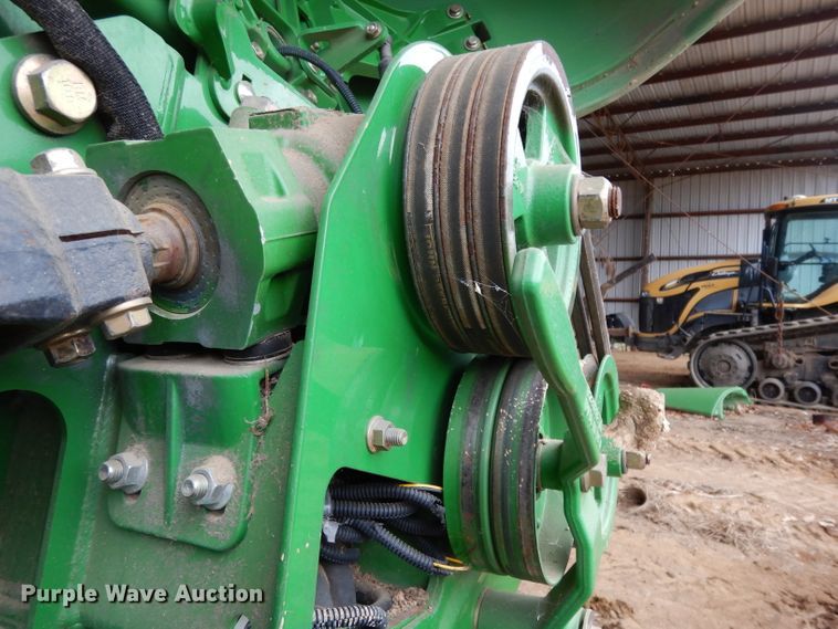 image for item DH2300 2010 John Deere 625D draper head