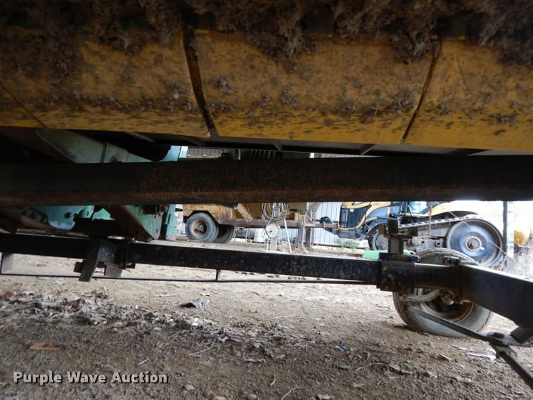 image for item DH2300 2010 John Deere 625D draper head