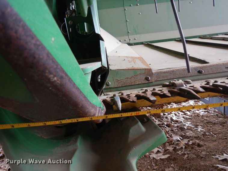image for item DH2300 2010 John Deere 625D draper head