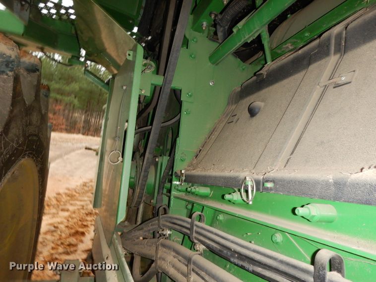 image for item DH2301 2010 John Deere 9670 STS combine
