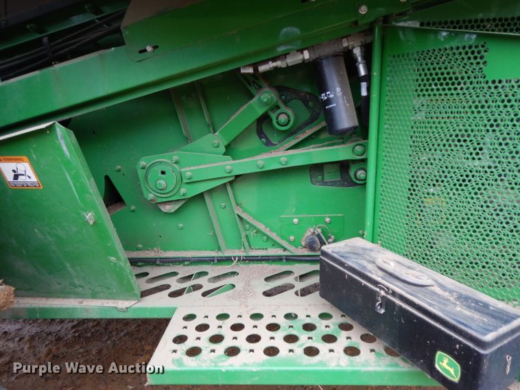image for item DH2301 2010 John Deere 9670 STS combine