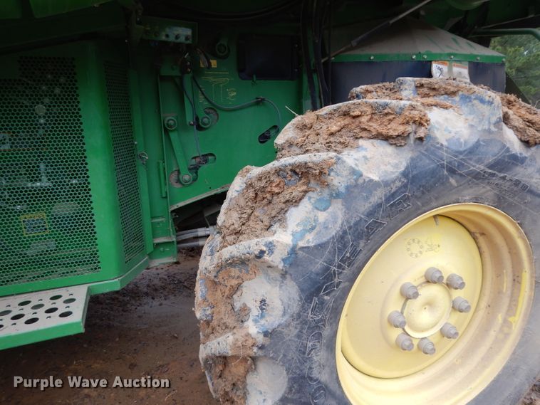 image for item DH2301 2010 John Deere 9670 STS combine