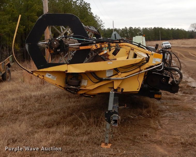 image for item DH2302 New Holland Honey Bee 994 draper head