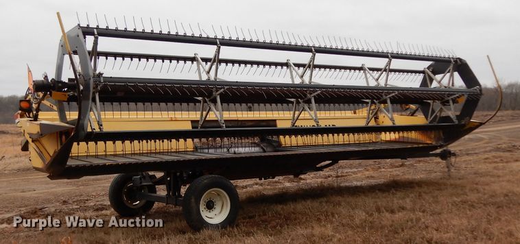 image for item DH2302 New Holland Honey Bee 994 draper head