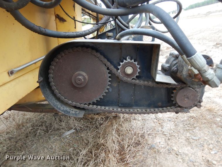 image for item DH2302 New Holland Honey Bee 994 draper head