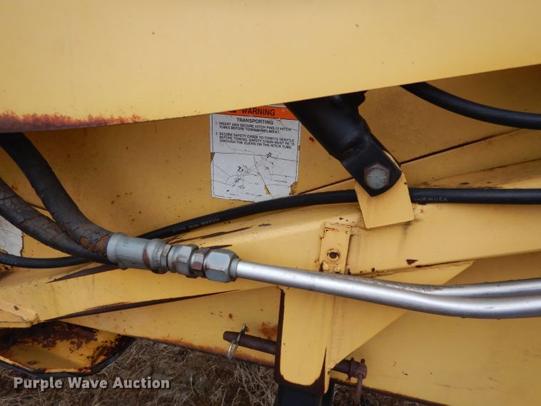 image for item DH2302 New Holland Honey Bee 994 draper head