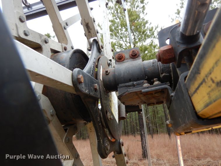 image for item DH2302 New Holland Honey Bee 994 draper head