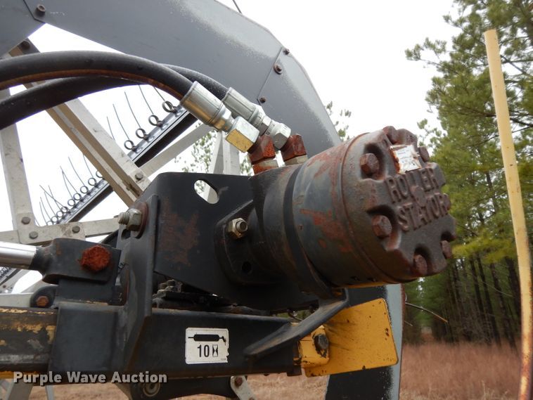 image for item DH2302 New Holland Honey Bee 994 draper head