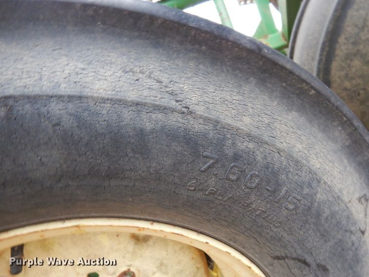 image for item DH2303 John Deere 455 grain drill