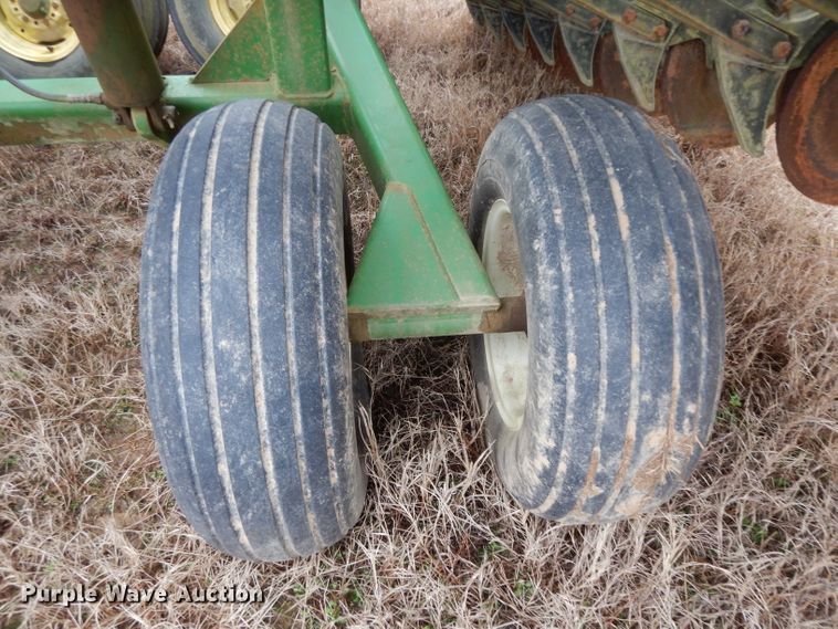 image for item DH2303 John Deere 455 grain drill