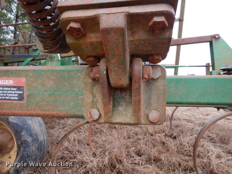 image for item DH2313 John Deere 980 field cultivator