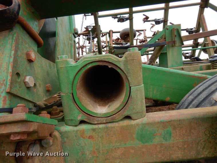 image for item DH2313 John Deere 980 field cultivator