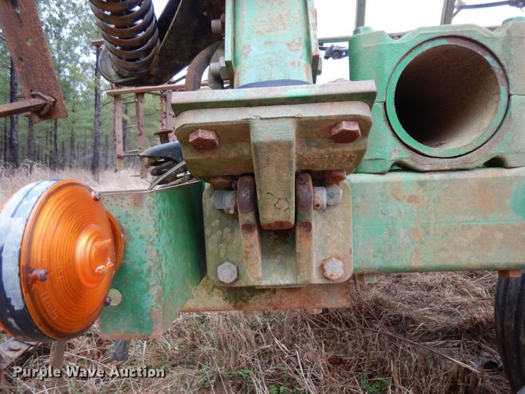 image for item DH2313 John Deere 980 field cultivator