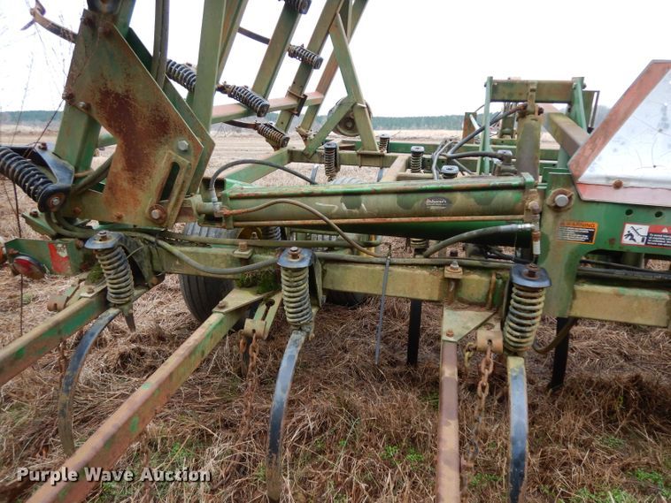 image for item DH2313 John Deere 980 field cultivator