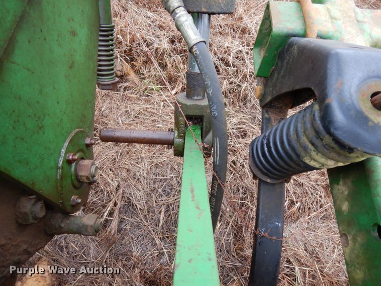 image for item DH2313 John Deere 980 field cultivator