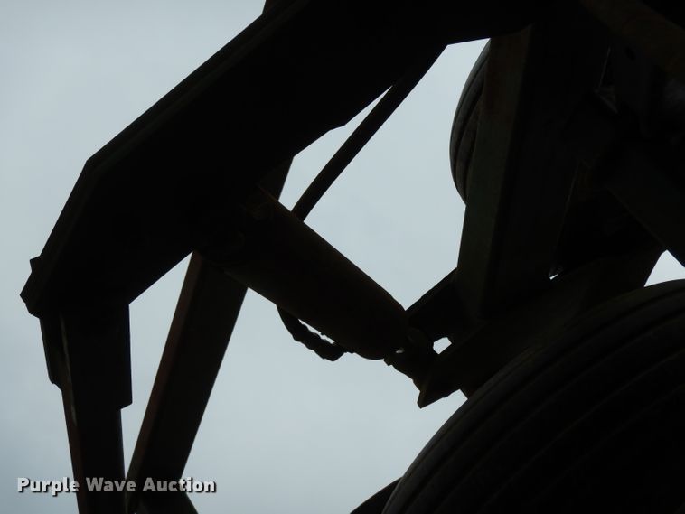 image for item DH2313 John Deere 980 field cultivator