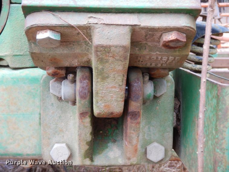 image for item DH2313 John Deere 980 field cultivator