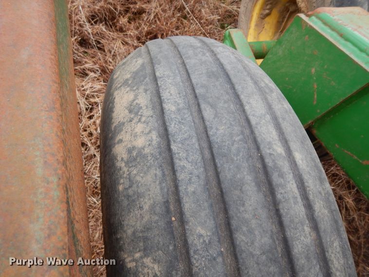 image for item DH2313 John Deere 980 field cultivator