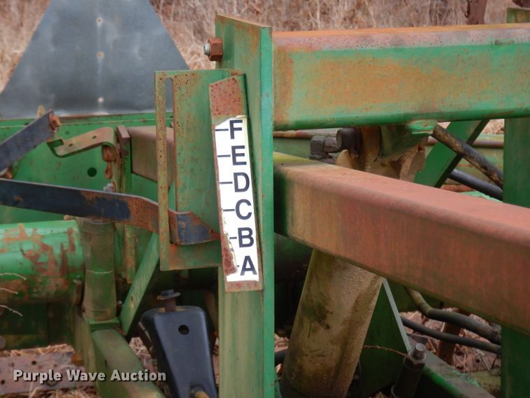 image for item DH2313 John Deere 980 field cultivator