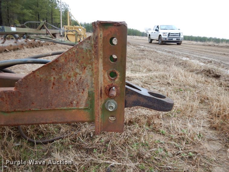 image for item DH2314 John Deere 960 field cultivator