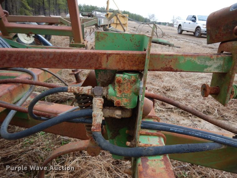 image for item DH2314 John Deere 960 field cultivator