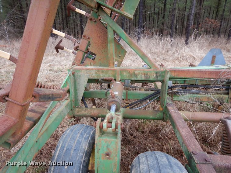 image for item DH2314 John Deere 960 field cultivator