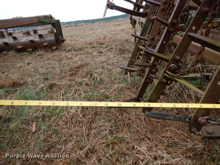 image for item DH2314 John Deere 960 field cultivator