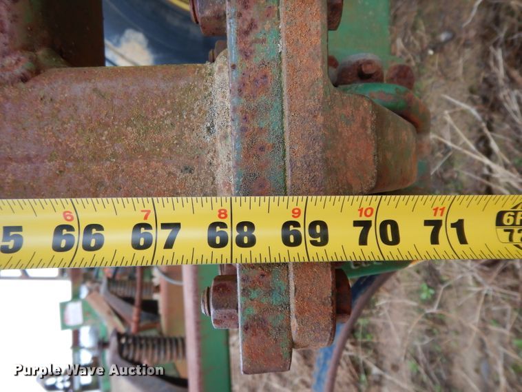 image for item DH2314 John Deere 960 field cultivator