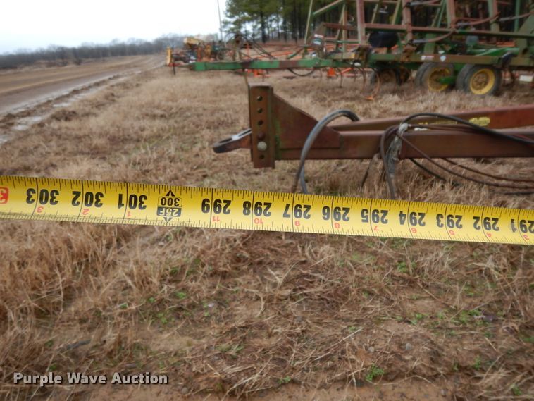 image for item DH2314 John Deere 960 field cultivator