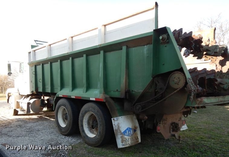 image for item DH2375 1997 Freightliner FLD120 manure spreader truck