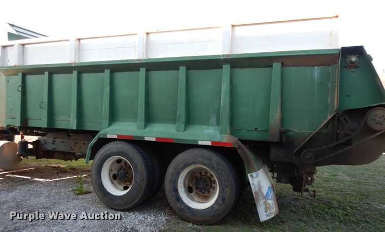 image for item DH2375 1997 Freightliner FLD120 manure spreader truck